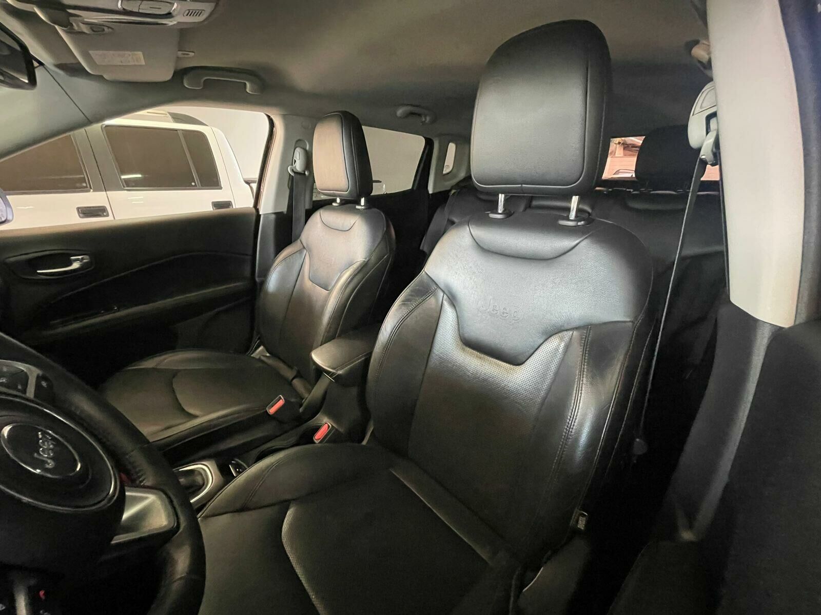 Imagem do veículo  JEEP COMPASS LONGITUDE 2.0